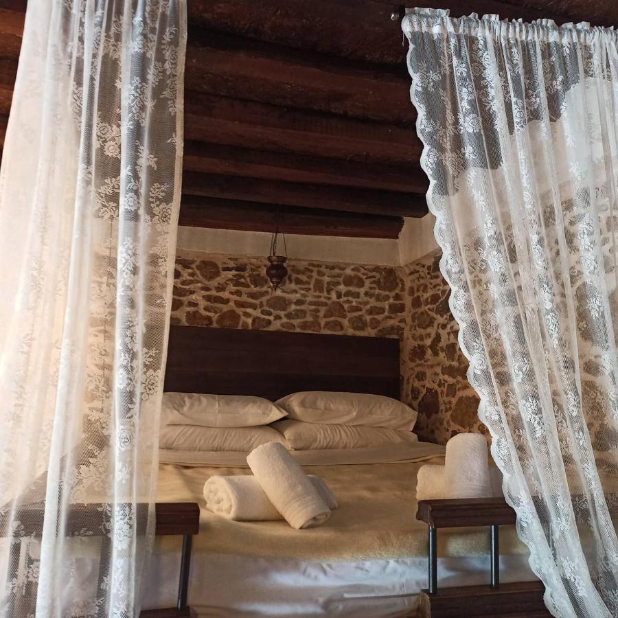 Areti'S Traditional House Apollona Esterno foto