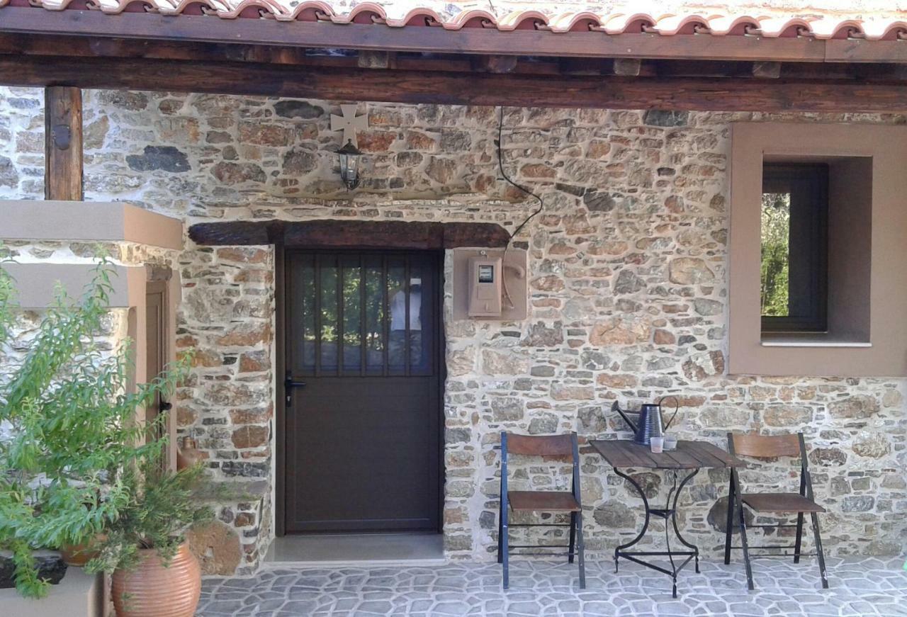 Areti'S Traditional House Apollona Esterno foto
